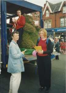Foxwood 2003 [with Topiary Bear at Leeds Carnival on the float