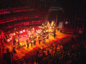 Sparrows pan de neck back on stage 2009 RAH